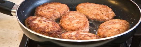 котлеты под соусом