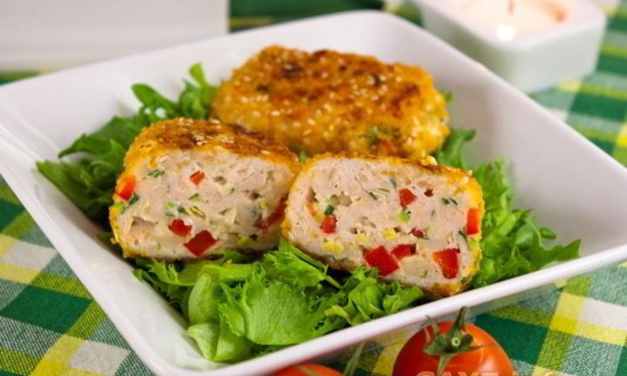 Рецепт котлет с куриным филе, сыром и болгарским перцем