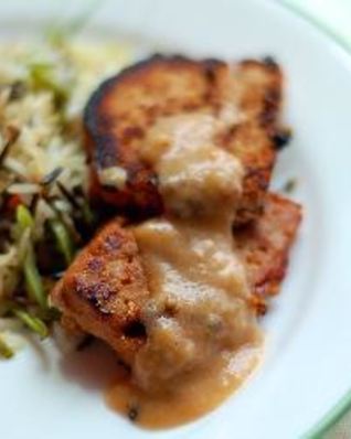 Куриные котлетки с подливой