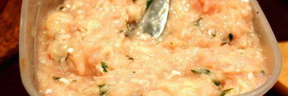 куриные котлеты с брусничным соусом