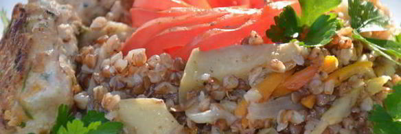 куриные котлеты с гарниром из гречки с овощами