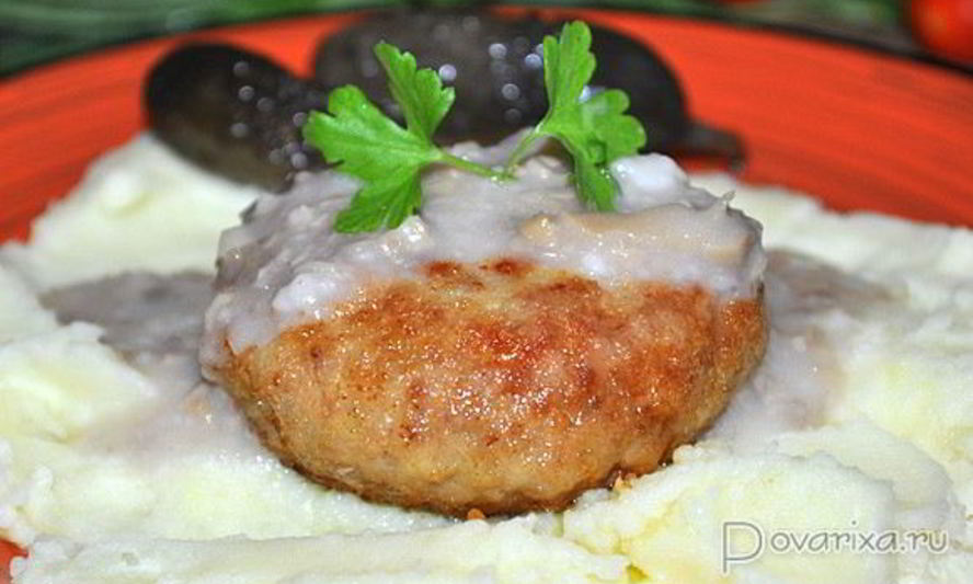 Рецепт мясные котлеты с грибами и грибным соусом