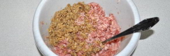 мясные котлеты с грибами и грибным соусом