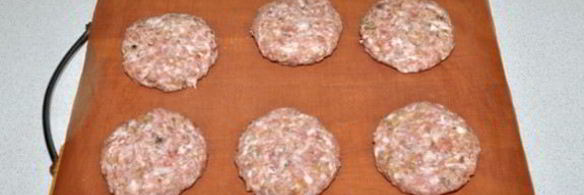 мясные котлеты с грибами и грибным соусом