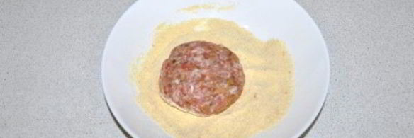 мясные котлеты с грибами и грибным соусом