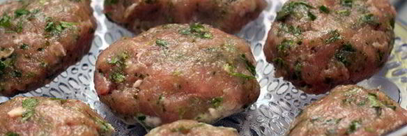 паровые котлеты из индейки с зеленью