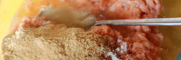 паровые котлеты из лосося с сыром