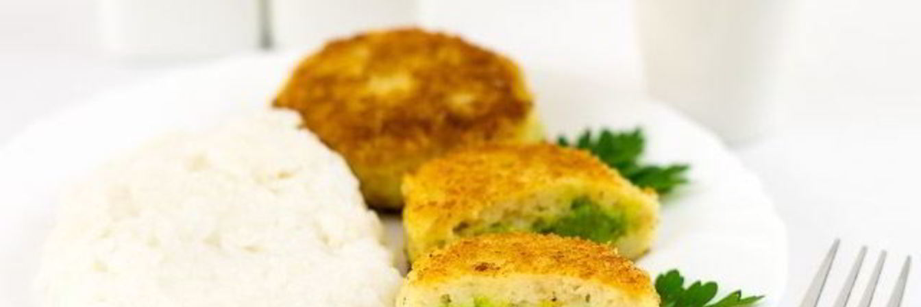 Рыбные котлетки с зеленым горошком