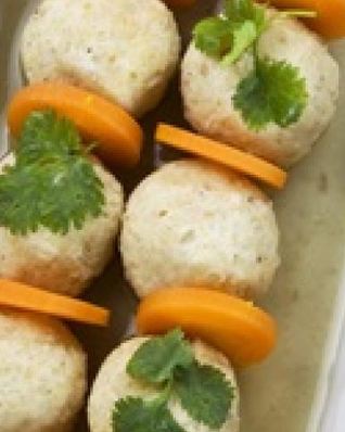 Рыбные котлетки в бульоне