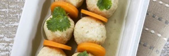 рыбные котлетки в бульоне