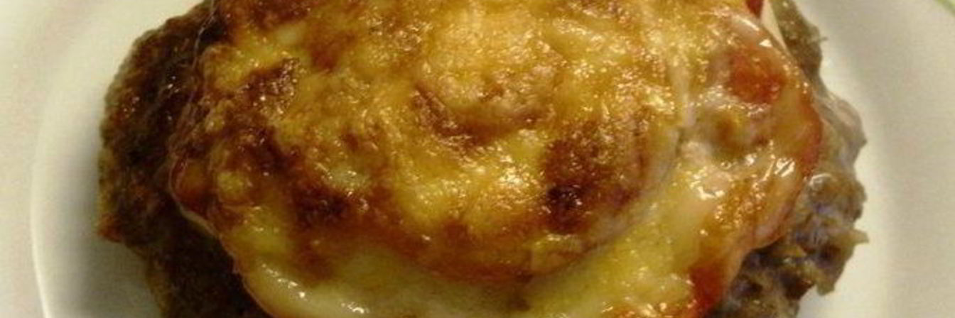 Запеченная котлета с гарниром