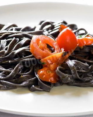 Лапша черная по-японски