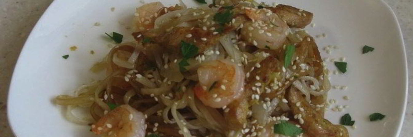 Лапша по-сингапурски с креветками