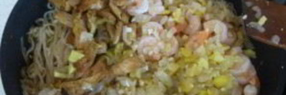 лапша по-сингапурски с креветками