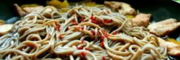 лапша по-японски с курицей