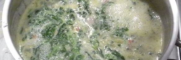 лапша под соусом горгонзола со шпинатом