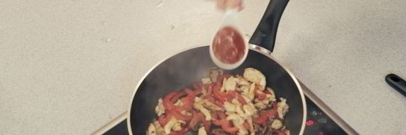 лапша с курицей и овощами