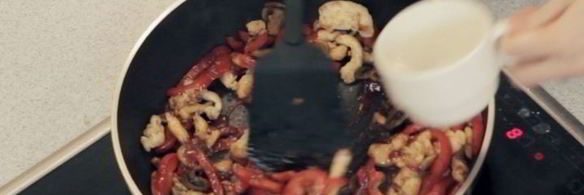 лапша с курицей и овощами