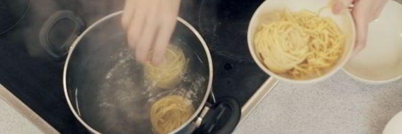 лапша с курицей и овощами