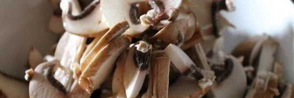 лапша с морепродуктами и грибами