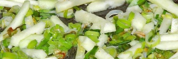 лапша с мясным соусом по-домашнему