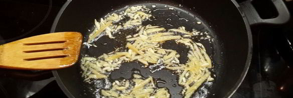 лапша с овощами и курицей