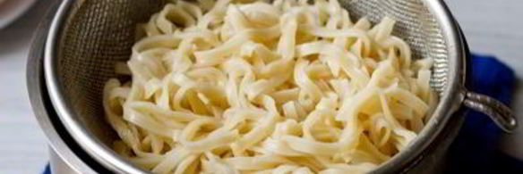 лапша с овощами и соевым соусом