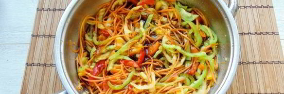 лапша удон с кальмаром и овощами