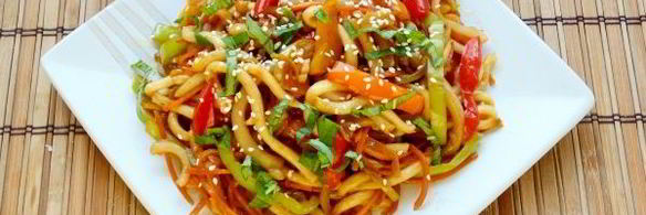 лапша удон с кальмаром и овощами