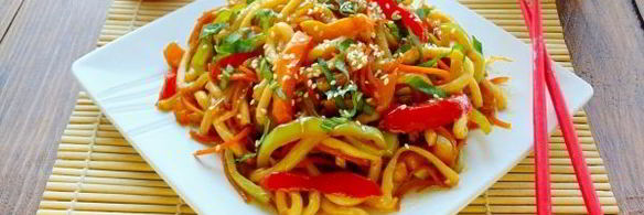 лапша удон с кальмаром и овощами