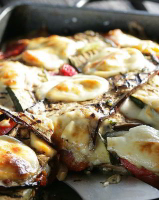 Овощная лазанья с козьим сыром