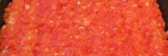 каннеллони с беконом под томатным соусом