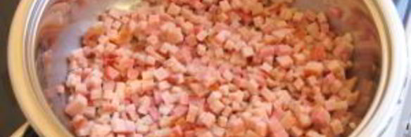 каннеллони с беконом под томатным соусом