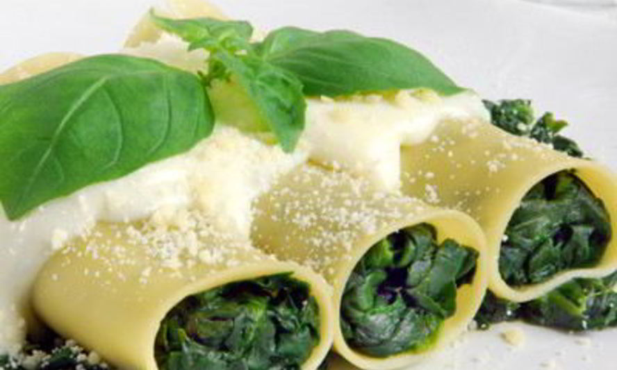 Рецепт каннеллонь с начинкой из шпината и сыра