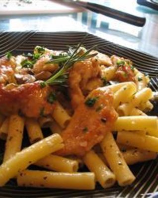 Макароны с куриным филе