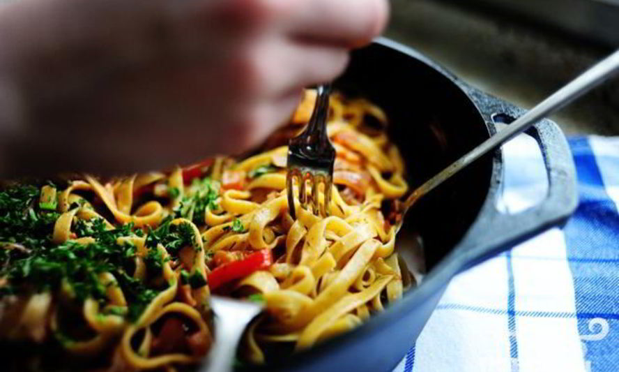 Рецепт макарон с курицей и овощами