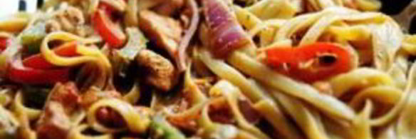 макароны с курицей и овощами