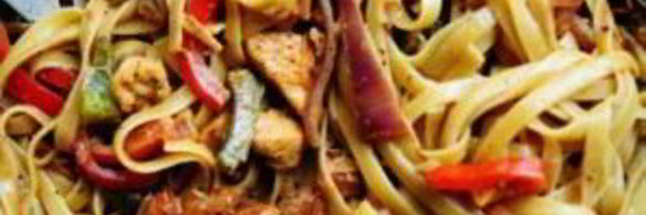 макароны с курицей и овощами