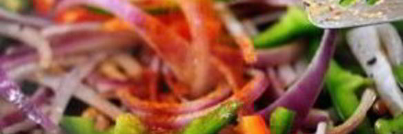 макароны с курицей и овощами