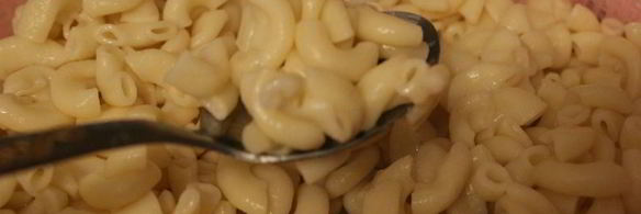 макароны с курицей в соусе из овощей с грибами по-провански