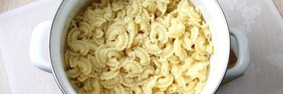 макароны с сыром и хрустящей крошкой