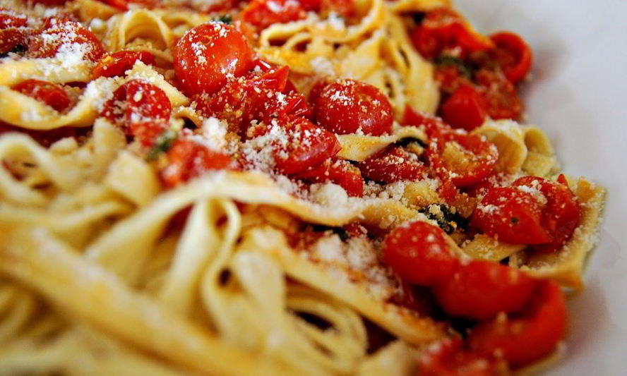 Рецепт макарон с сыром и помидорами