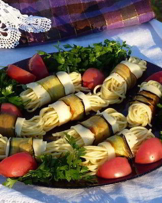 Моточки-гриль из спагетти