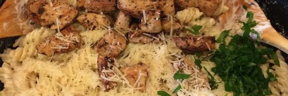 паста альфредо с курицей