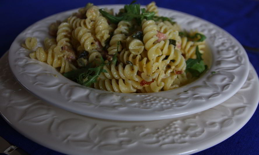 Рецепт пасты фузилли с цукини и беконом