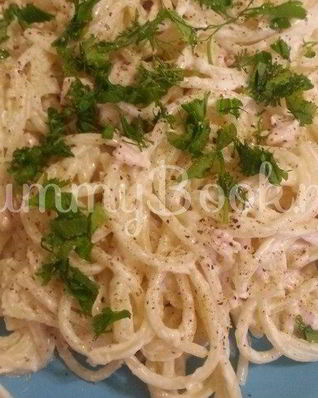 Паста с копченой грудкой и плавленым сыром