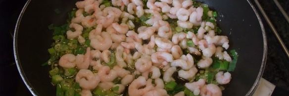 паста с креветками и зеленым луком