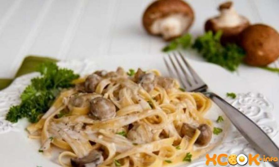 Рецепт пасты с курицей и грибами в сливочном соусе
