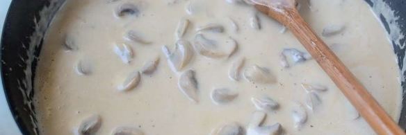 паста с курицей и грибами в сливочном соусе