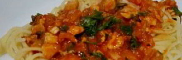 паста с курицей в томатном соусе